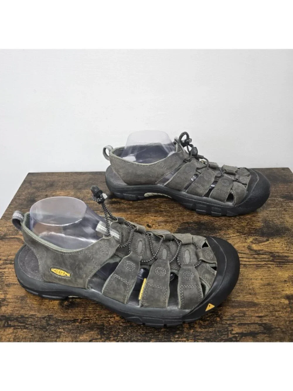 Keen Mens Leather Sandals Mens Size 13 Outdoor  Hiking Shoes Waterproof Gray